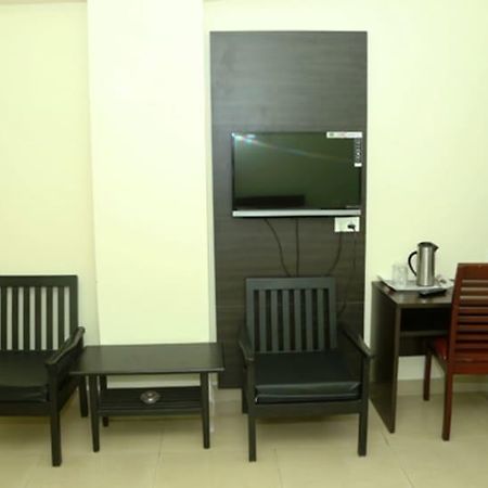 Hotel Sri Srinivasa Residency Kadapa Exterior foto