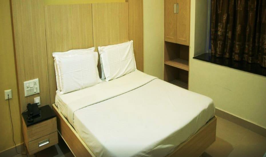 Hotel Sri Srinivasa Residency Kadapa Exterior foto